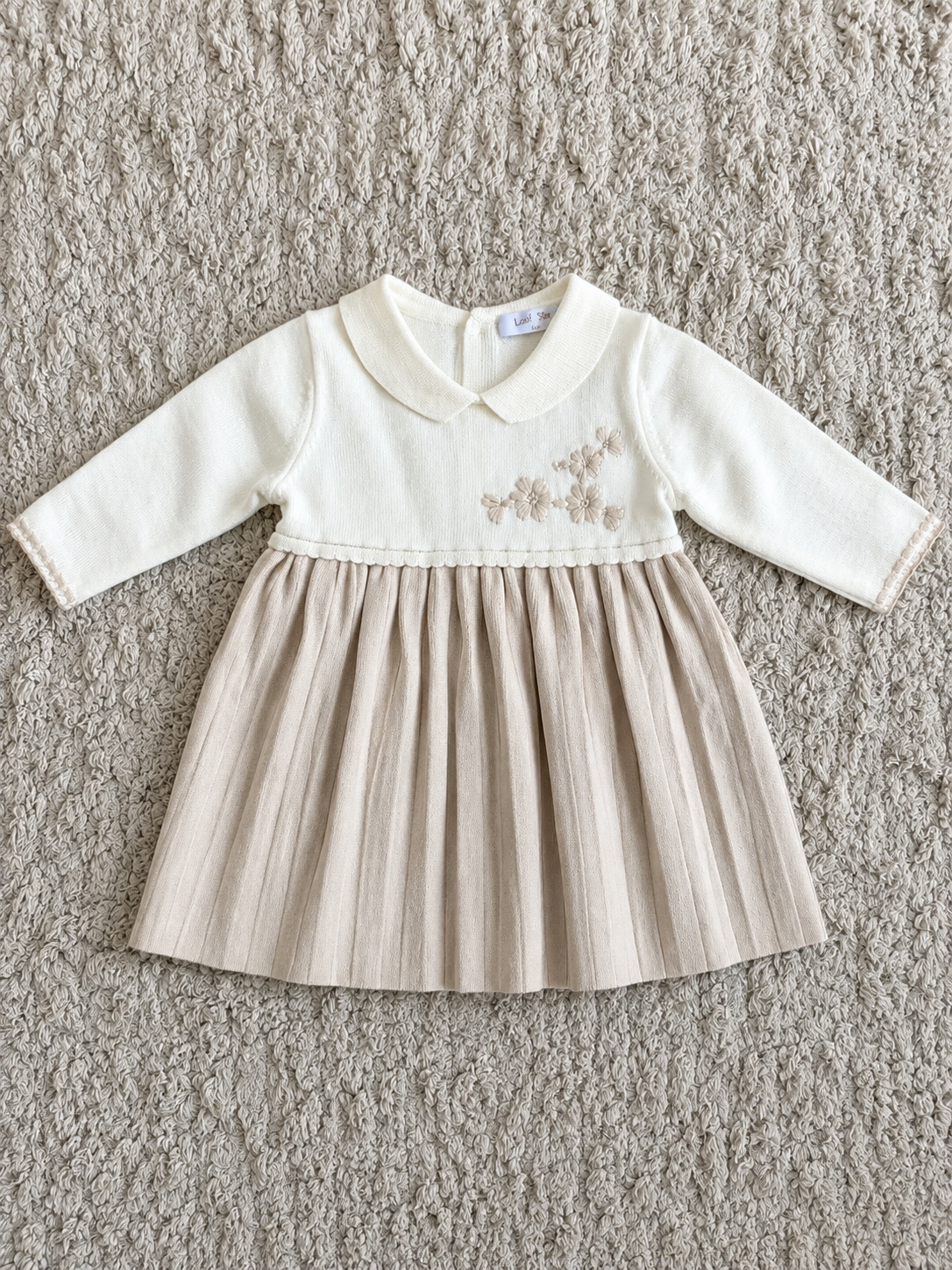 Gebreid jurkje met bloemen - Beige